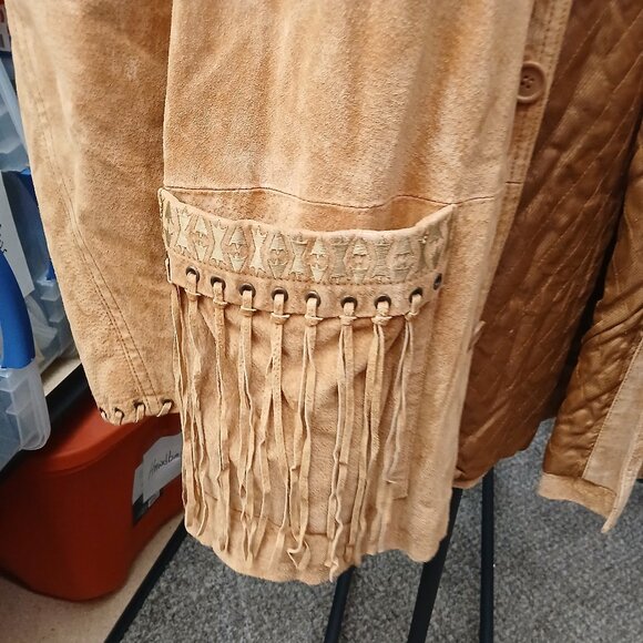 Men's Tan Suede Fringe Jacket - Picture 9 of 16